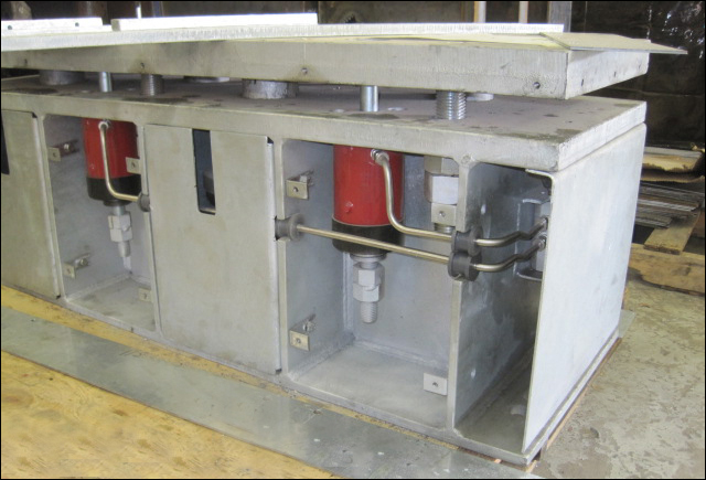 Big Ton Spring with Hydraulic Cylinders
