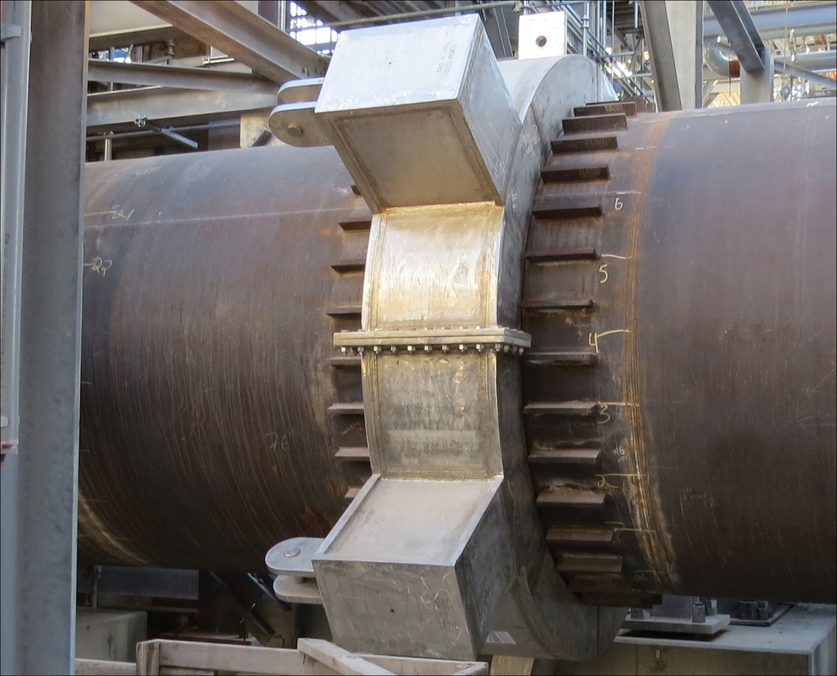 Floating ring fabricated pipe support in service